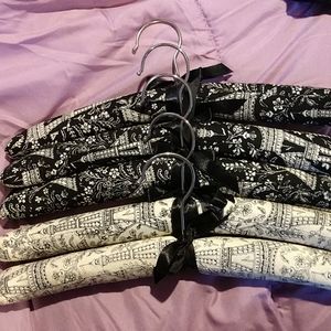 Set of 5 padded lingerie hangers